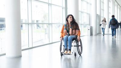The KSL manual wheelchair white ramme